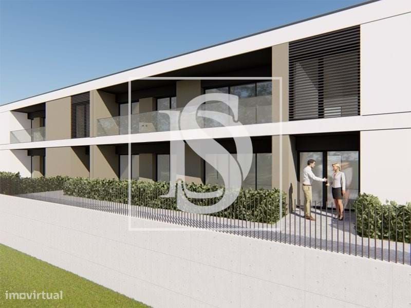 Apartamento T2, em construção c/ 2 lugares de garagem para e arrumos e