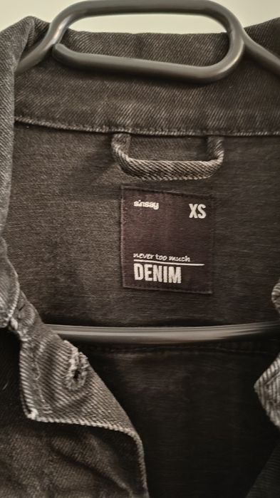 Czarna kurtka jeansowa Sinsay XS