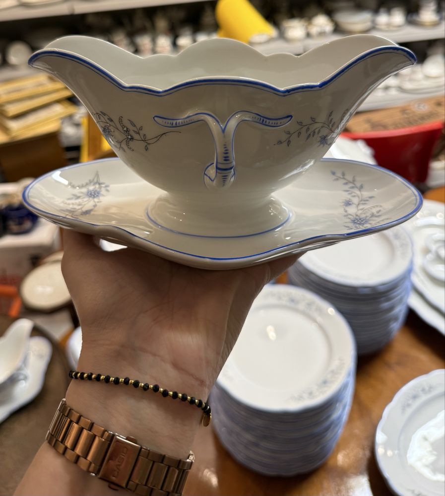 Ogromny serwis porcelanowy obiad śniadanie biały kwiatu błękitny 1383