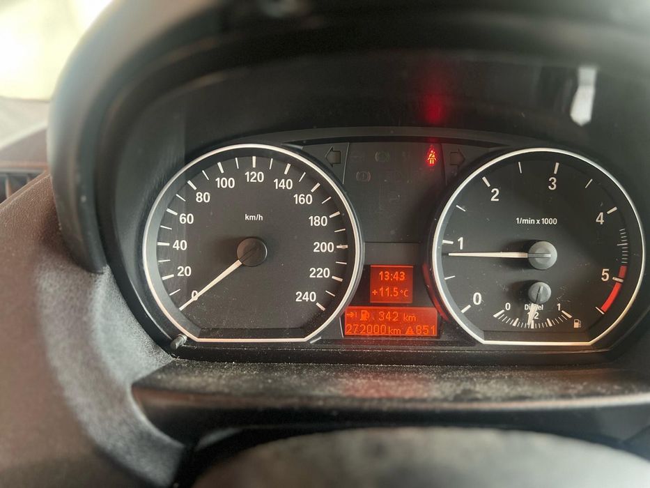 BMW Serie 1  com motor 2000