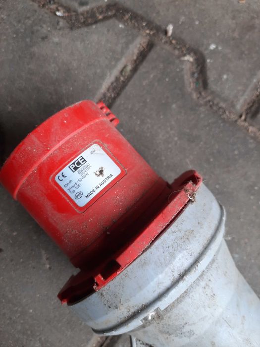 skrzynka rozdzielcza z przewodem  linka  40 mb 4 żyły 760 V