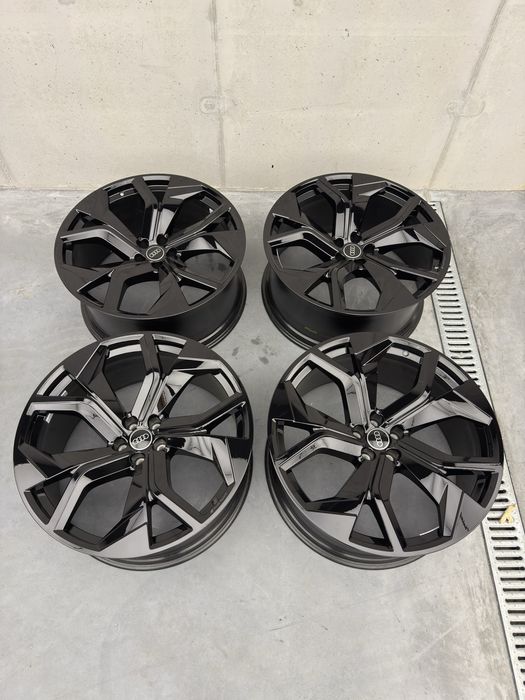 Felgi AUDI RSQ8 23 Q8 SQ8 RSQ7 Q7 SQ7 4M8 Jak Nowe Polecam Oryginał