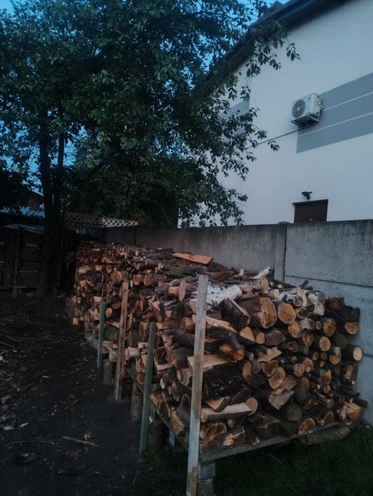 Drewno owocowe w kawałkach