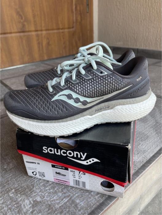 Бігові кросівки saucony triumph 18