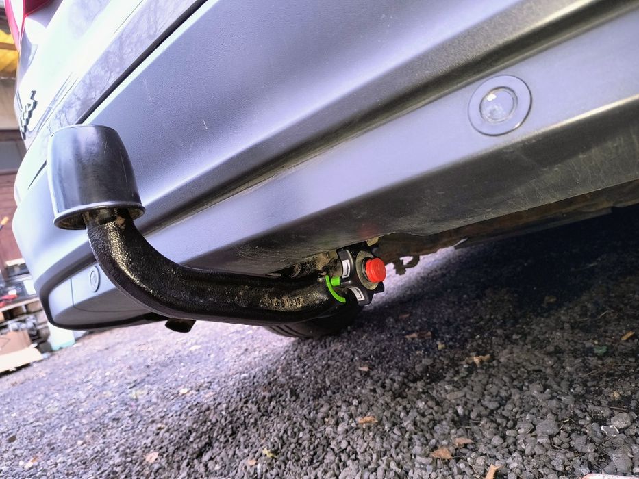 Ford Focus MK3 kombi 10-18 - Hak holowniczy Oryginał na kluczyk kpl.