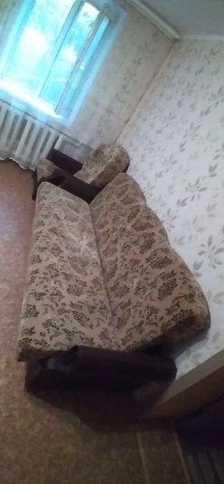 Продаю диван и два кресла в хорощем состоянии самовывоз