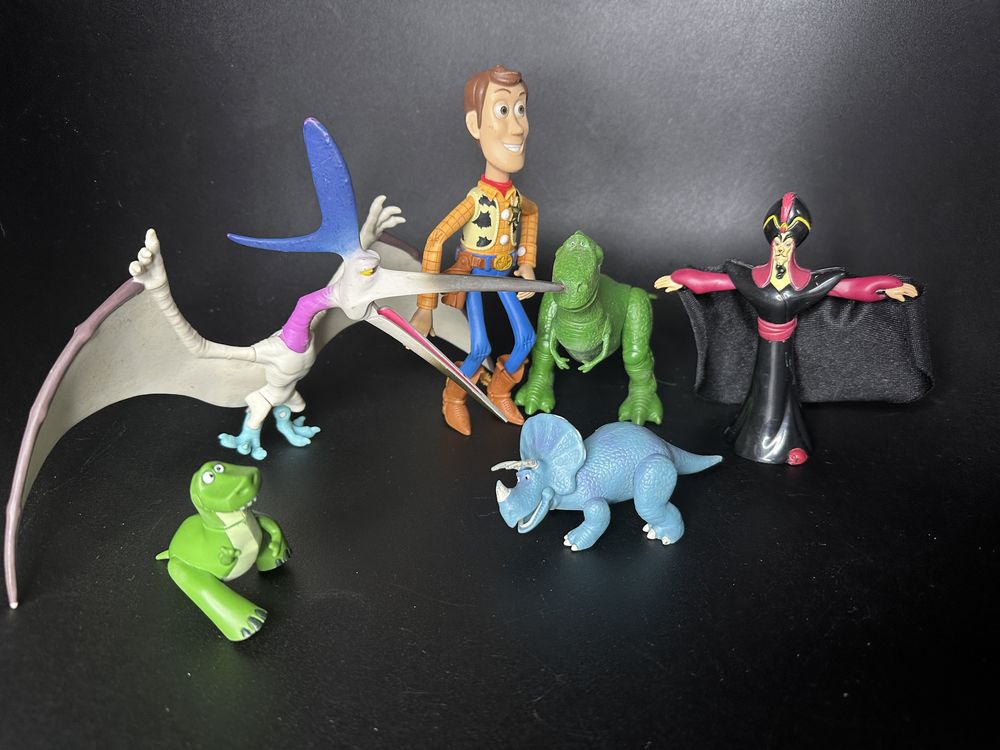 Лот фигурок  из мультфильма История игрушек disney pixar динозавры