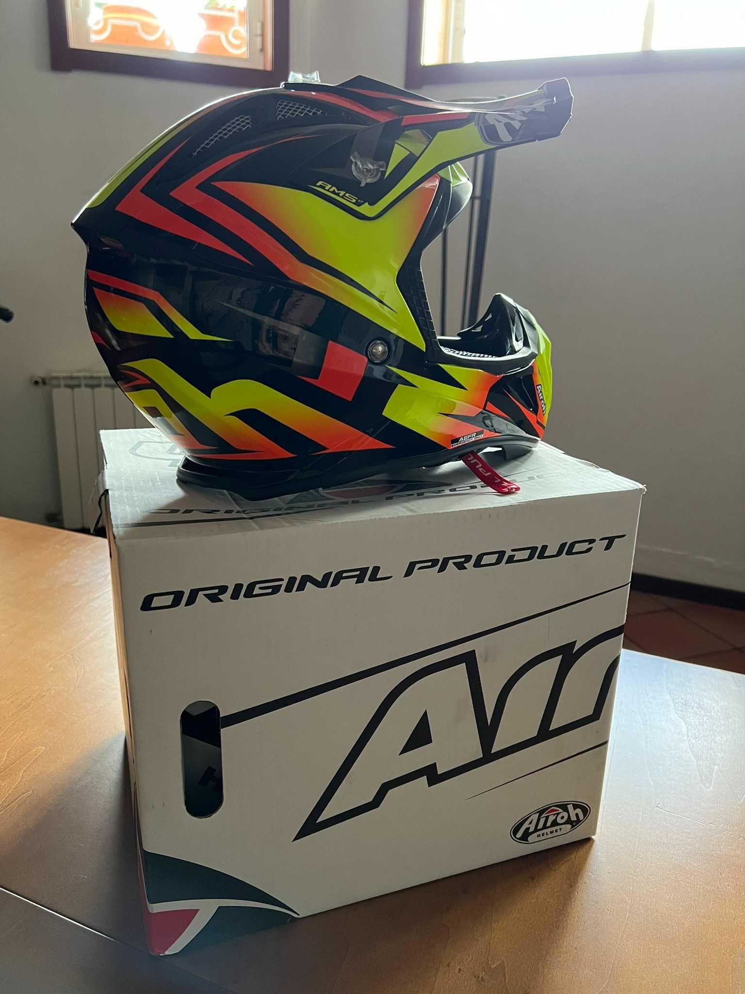 Capacete AIROH Aviator 2.3 AMS2 Fame - Como Novo - Tamanho XL - Enduro