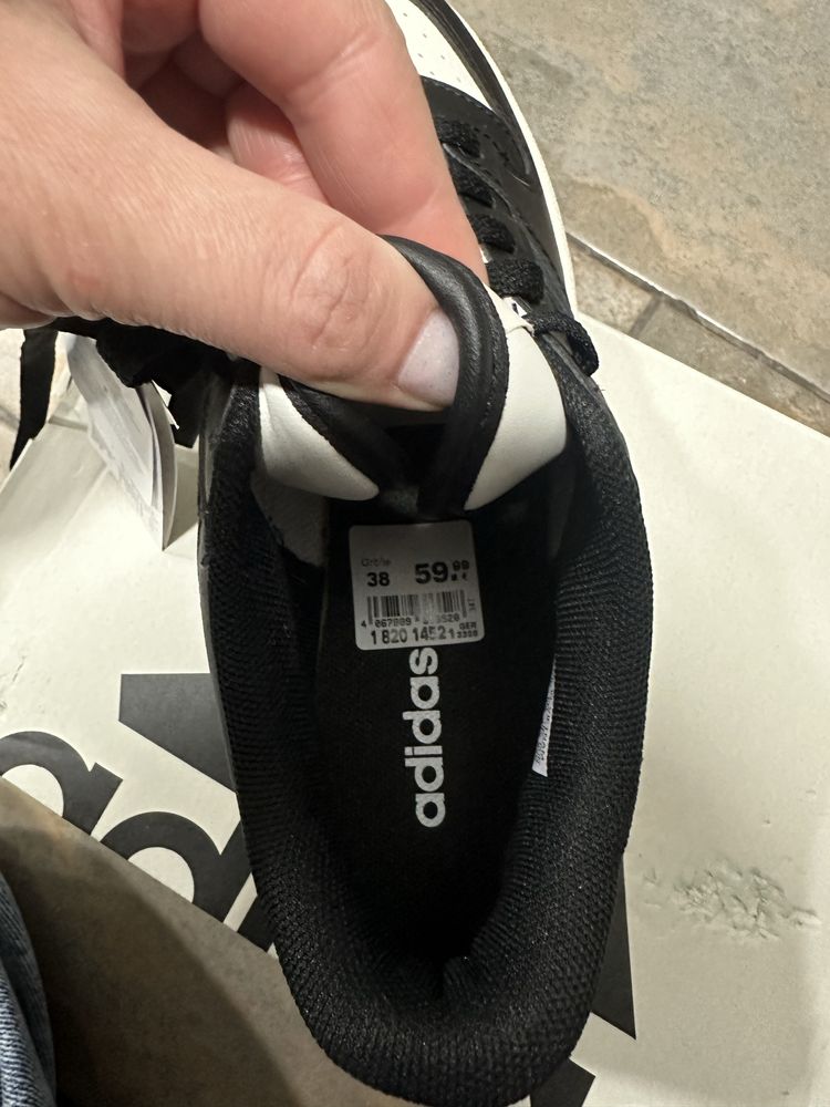 Кроссовки  adidas