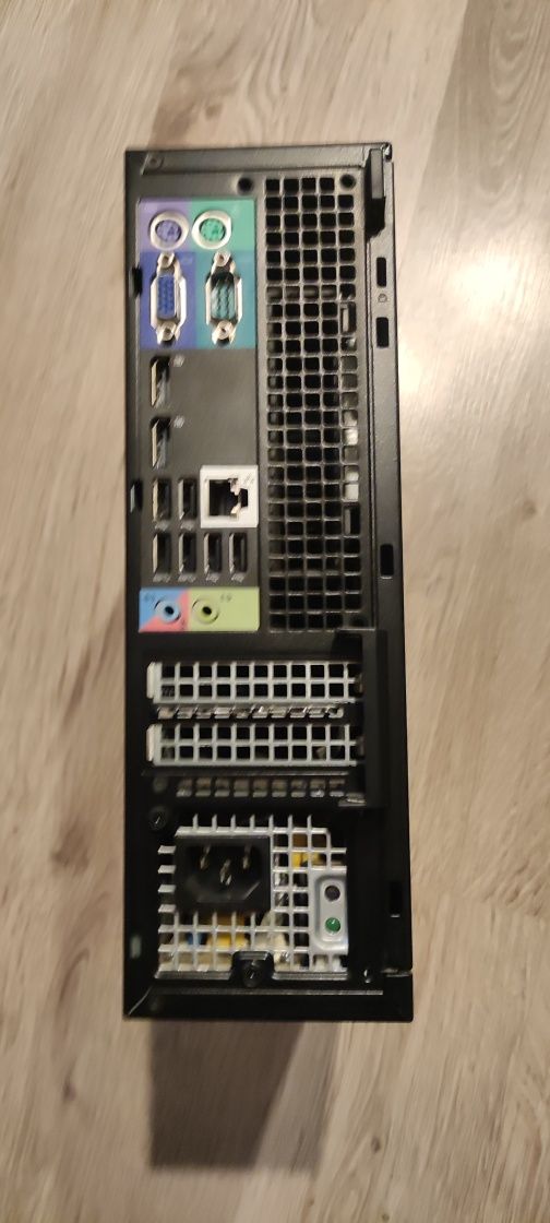 Komputer stacjonarny Dell OptiPlex 7010