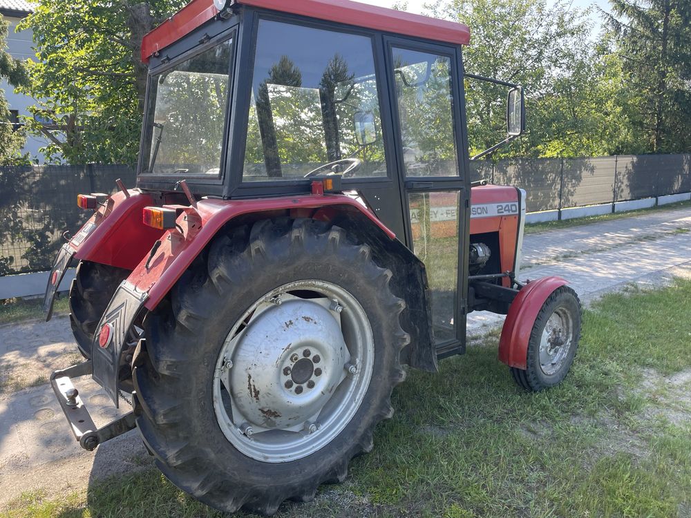 Massey Ferguson 240