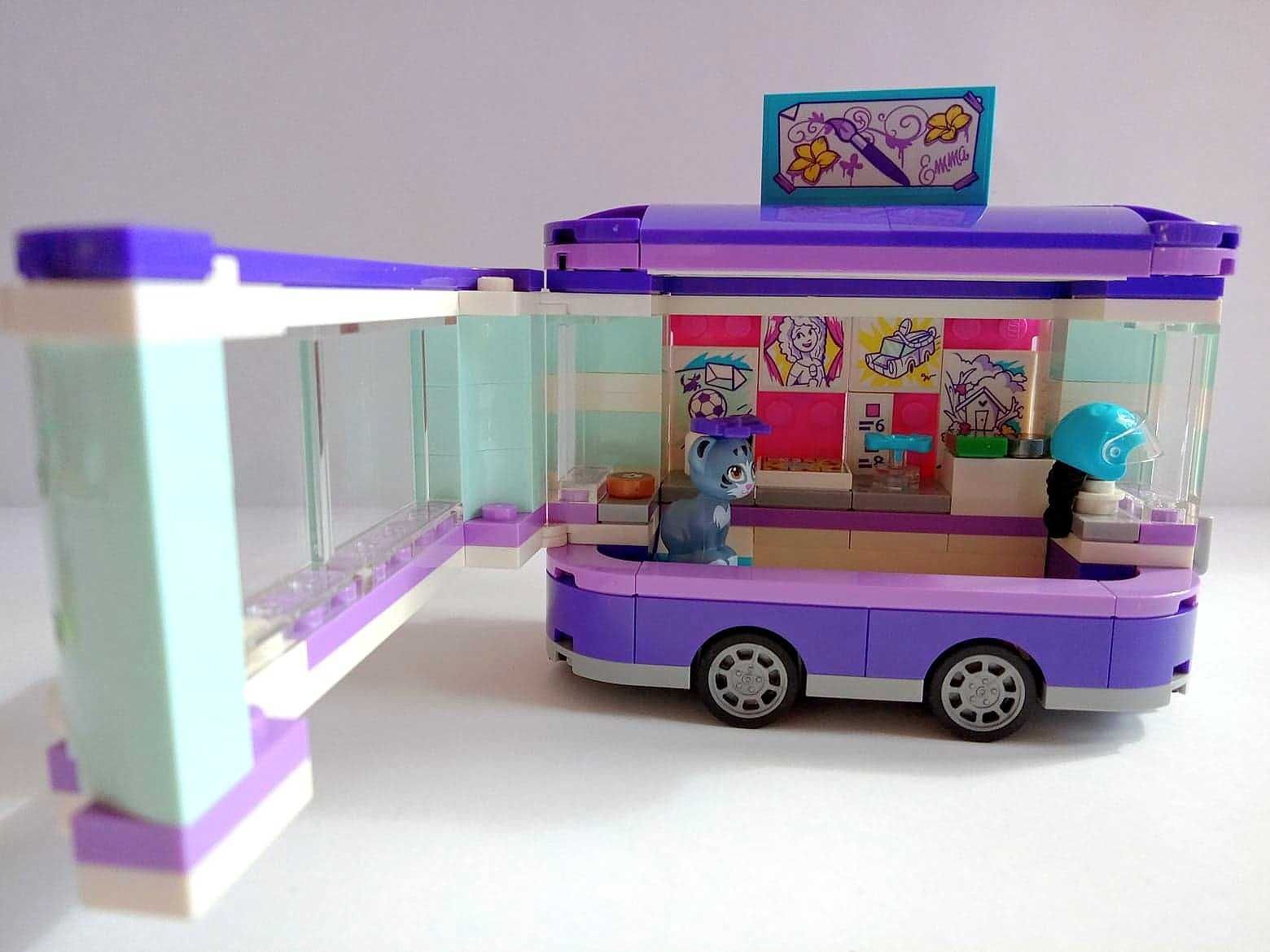 LEGO Friends - Stoisko z rysunkami Emmy (nr 41332)