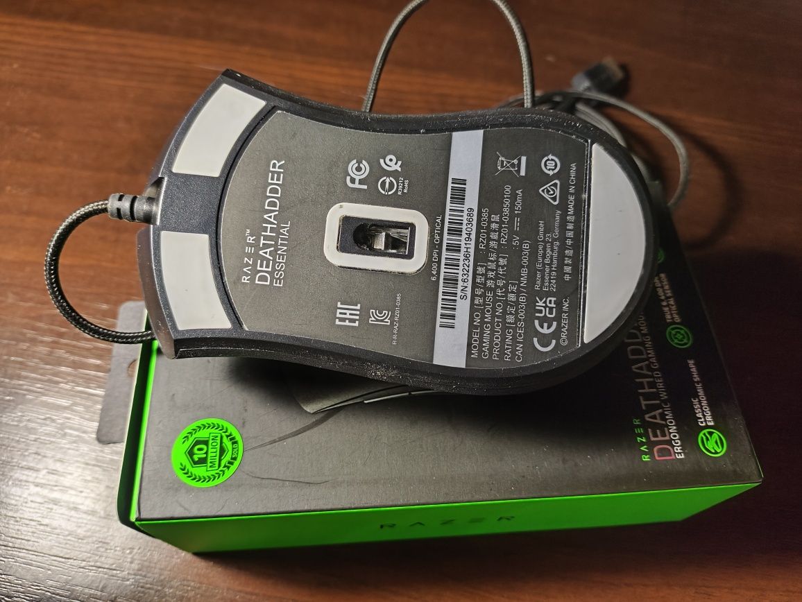 Мишка дротова Razer DeathAdder Essential