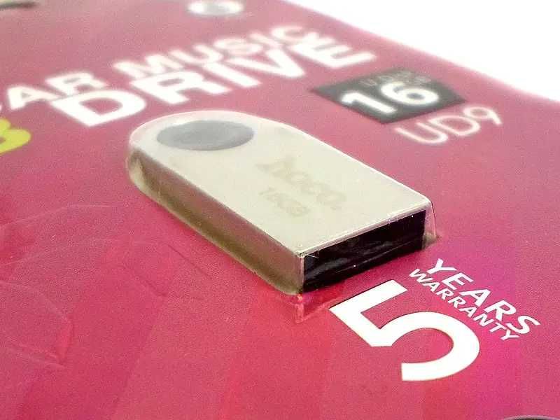 Продам різні флешки USB 8Гб,16Гб,64Гб, Micro SD 16Гб,32Гб(Нові)