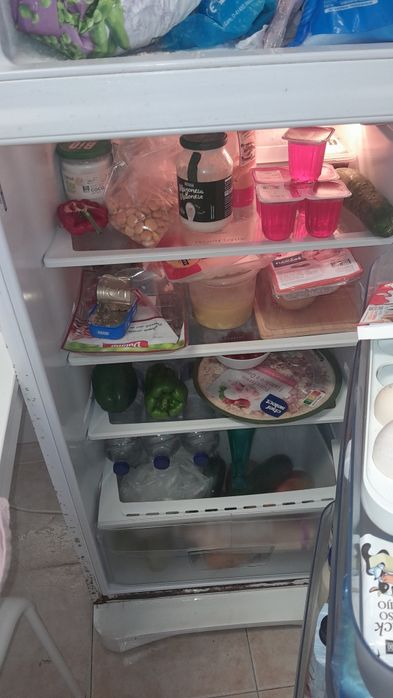 Frigorífico a funcionar