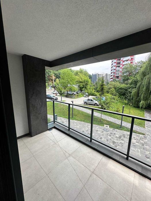 Оренда офісу з ремонтом та власною терасою на вул.Стуса.335м2.