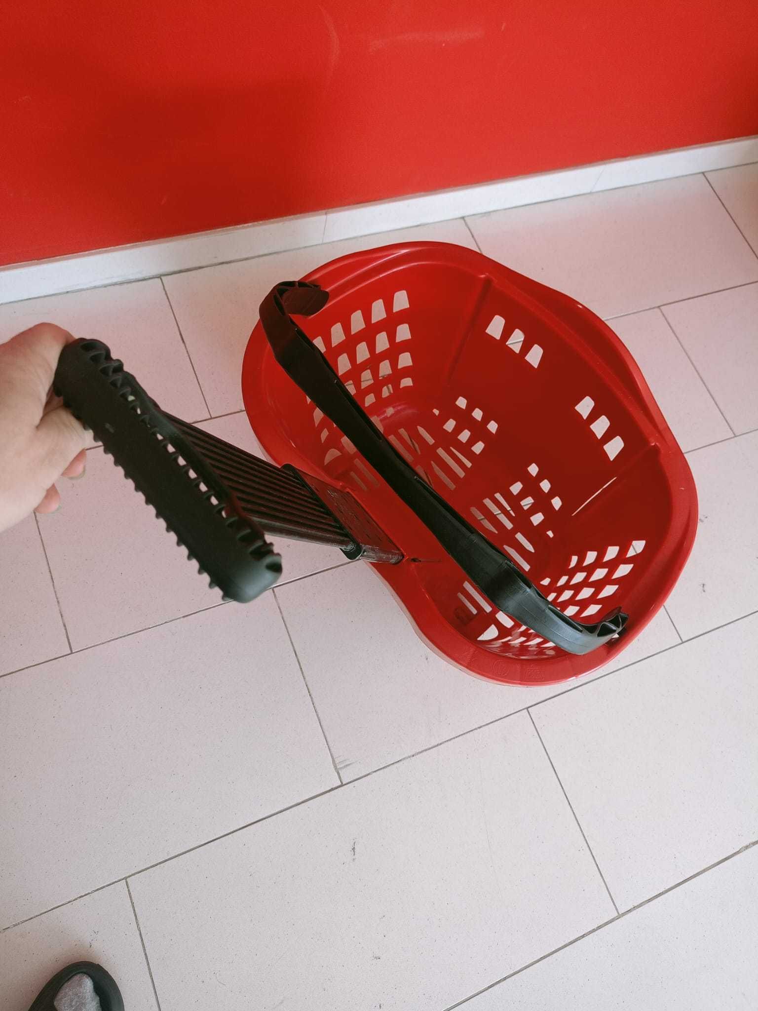 CESTO DE COMRAS COM DUAS RODAS