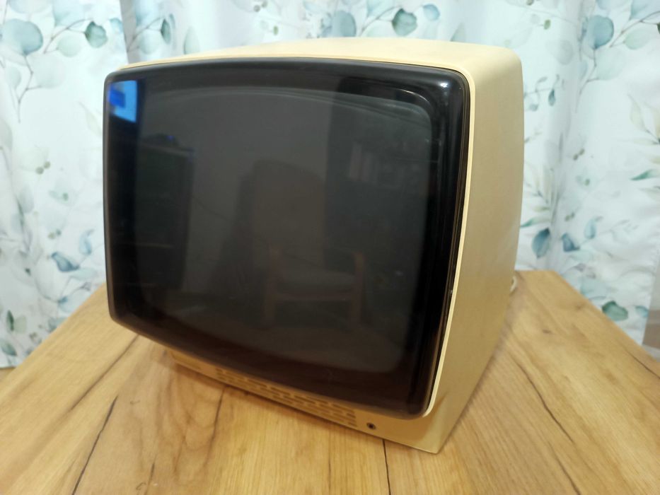 telewizor przenośmy NEPTUN 150M firmy Unitra Unimor PRL