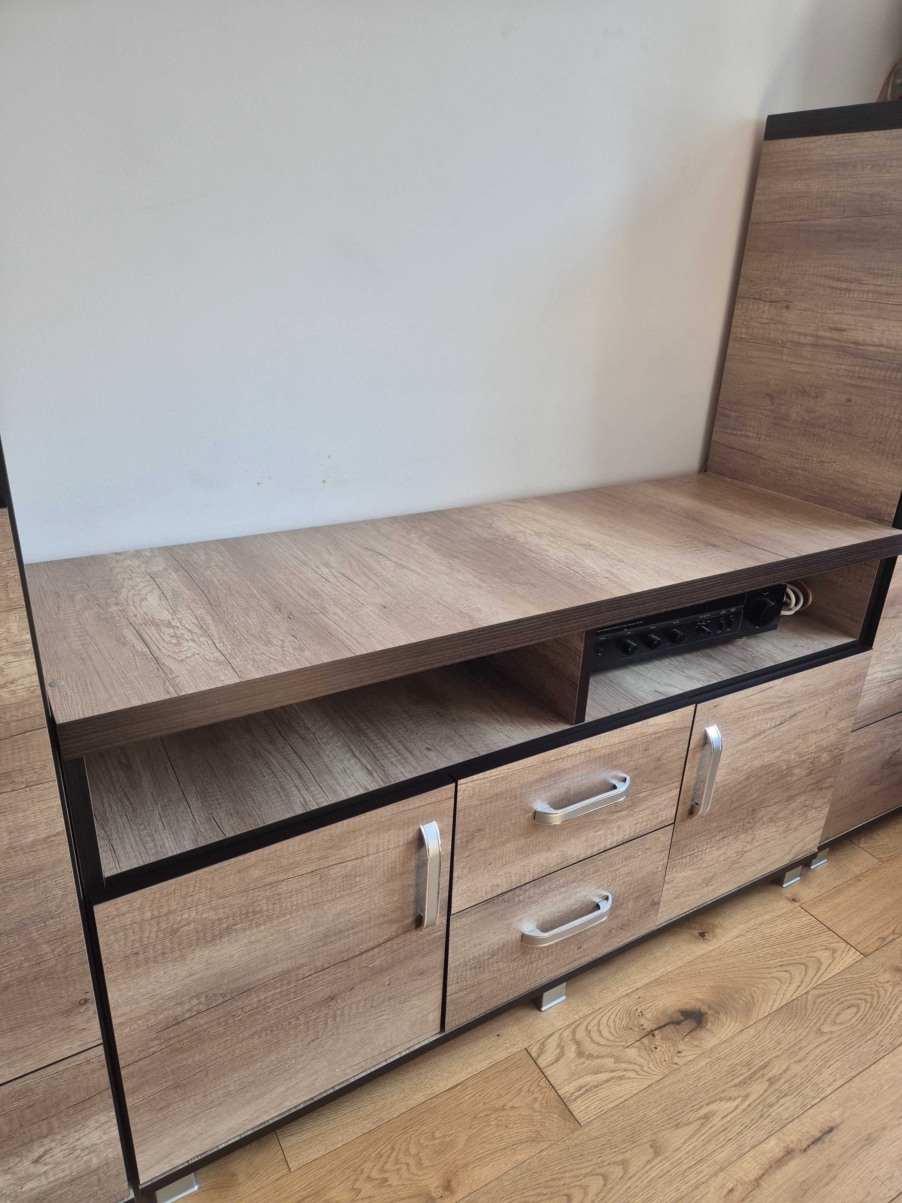 Szafka pod tv, stan idealny, do kompletu, 120 cm x 68,3 cm x 40,5 cm.