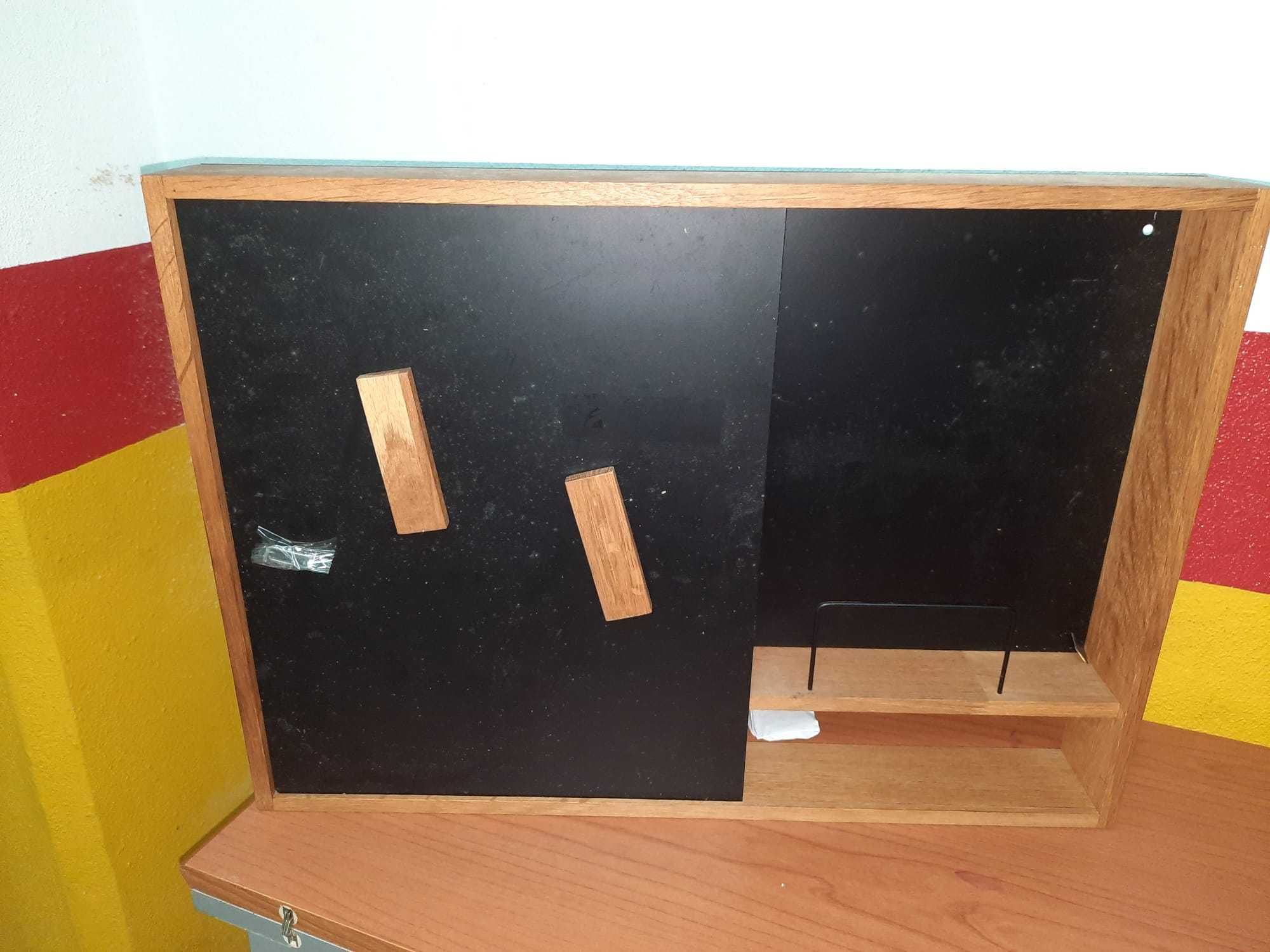 Quadro magnético  para mensagens e chaves