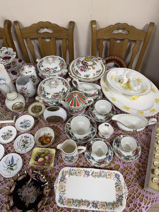 Колекційний посуд з Англіі в наявномті