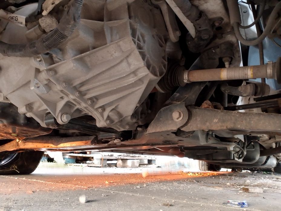 Zwrotnica Macpherson amortyzator ford transit Mk8 2.0 TDCi 23rok Lewy