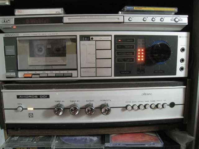 продам кассетную деку Kenwood .