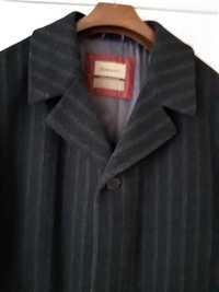 Płaszcz męski w kolorze czarnym z wełny i kaszmiru