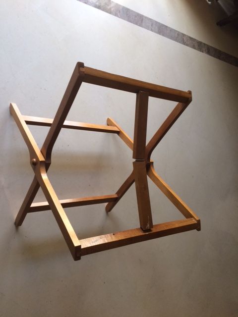Vende-se mesa forrada