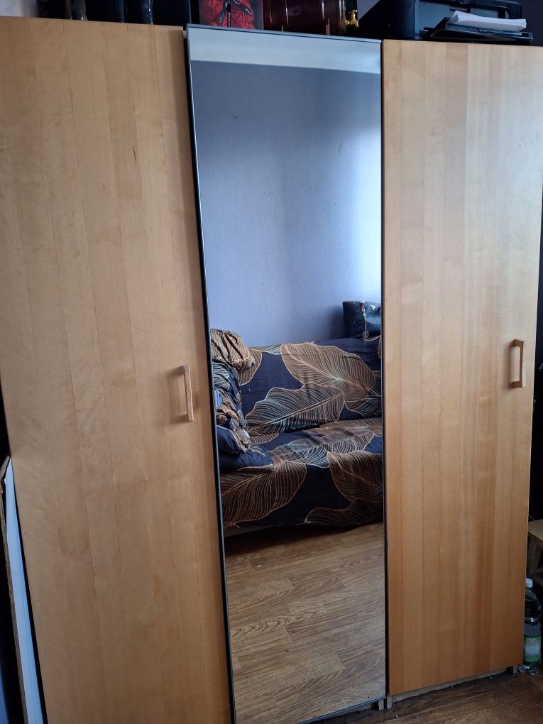 Szafa jasny brąz z lustrem