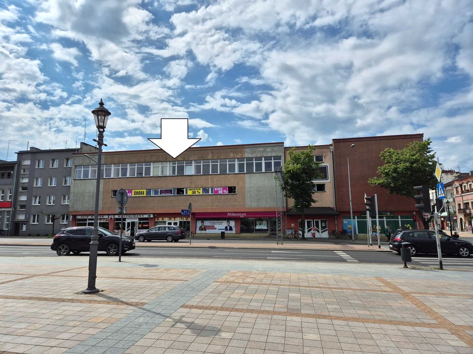 Lokal w centrum Ciechanowa - przy rynku - ul. Warszawska 1/3 .