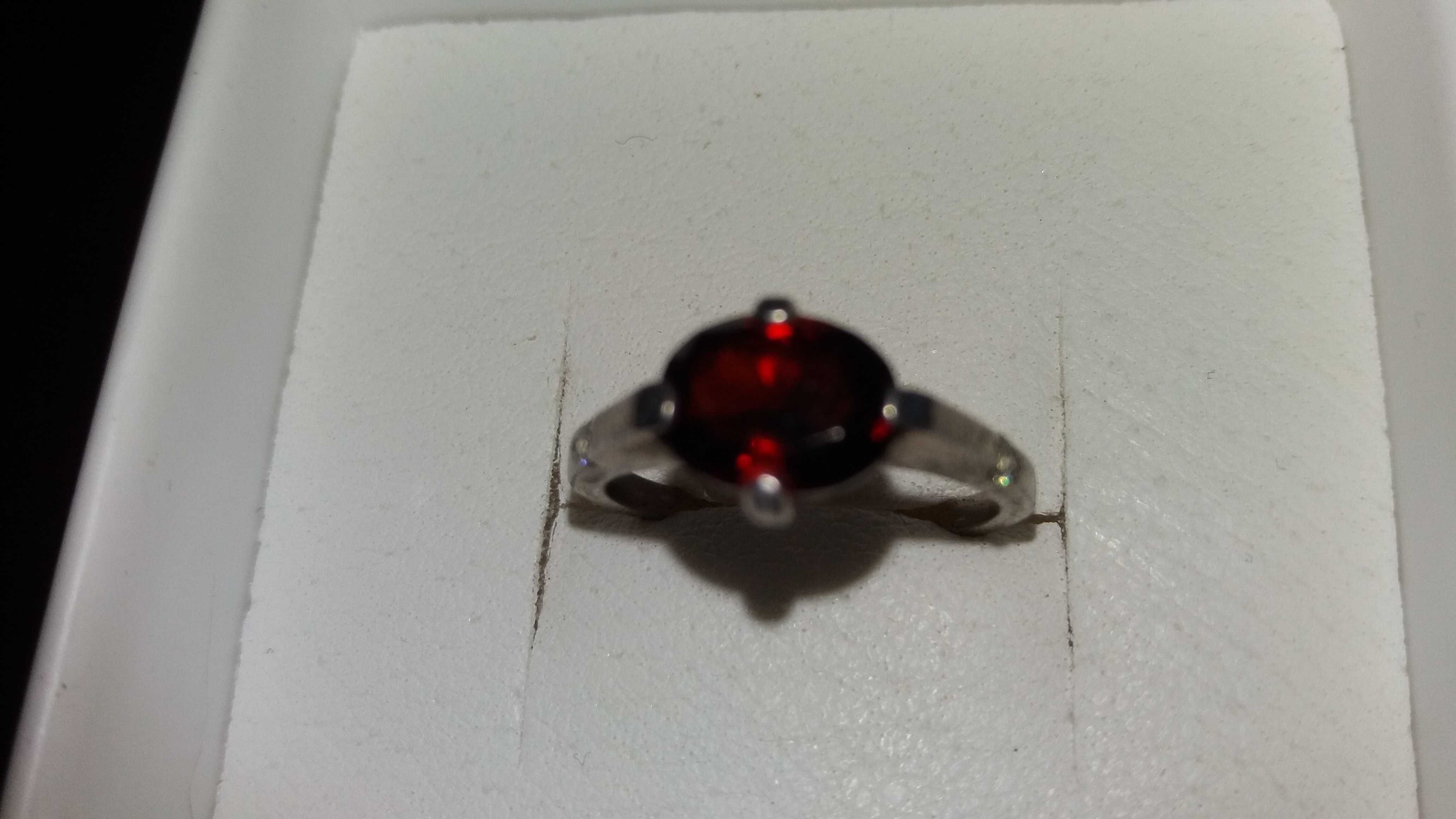 Продам серебряные кольца с натуральными камнями.