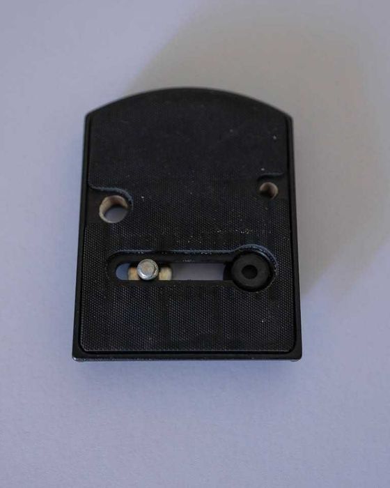 Tripé Manfrotto MT57-3 + cabeça de rótula MHT57 + sapata 410 PL