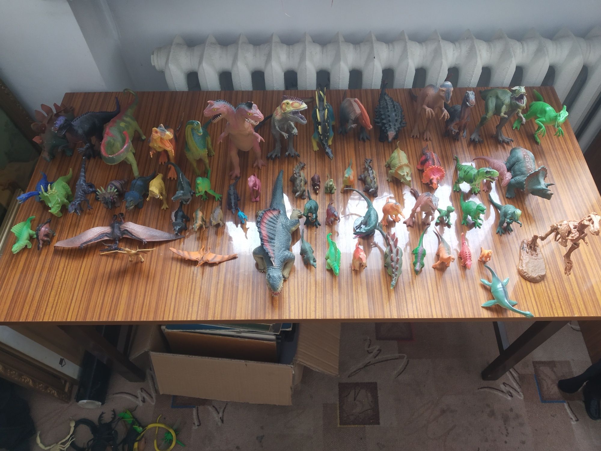 Duża kolekcja dinozaurów i smoków