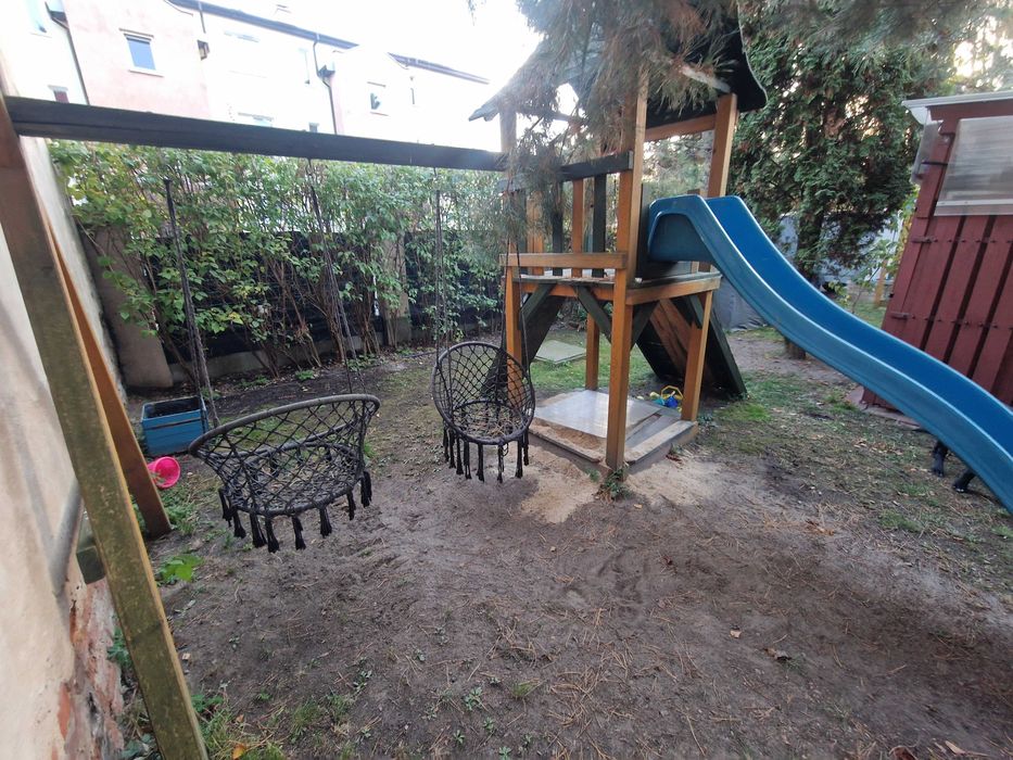 Plac zabaw, zjeżdżalnia, piaskownica, huśtawki, ścianka