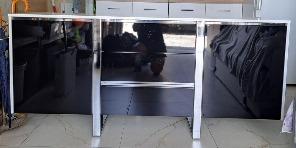 Sprzedam nowoczesne meble drewniane na wysoki połysk