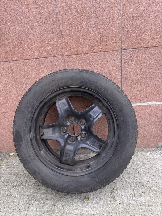 Opony zimowe z felgami Nokian 215/55/R16 , 5x115