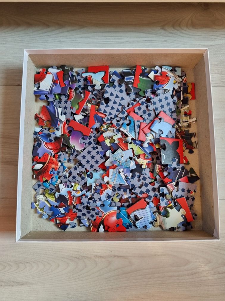Puzzle Trefl Spider-Man i Strażak Sam + Gratisy!