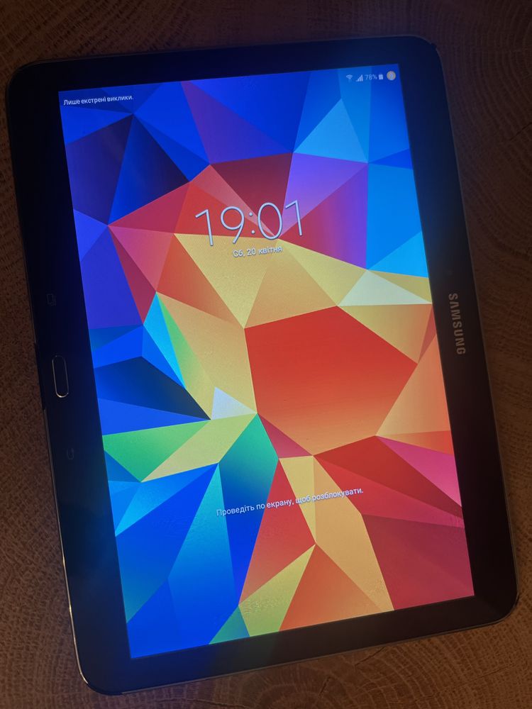 Планшет Samsung Galaxy Tab4