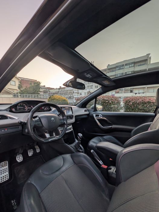 Peugeot 208 XY FULL EXTRAS