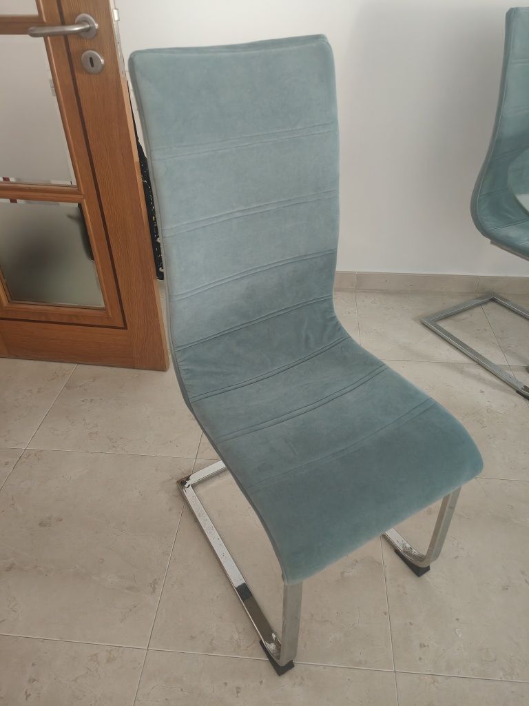 Vendo Mesa + 4 cadeiras de sala