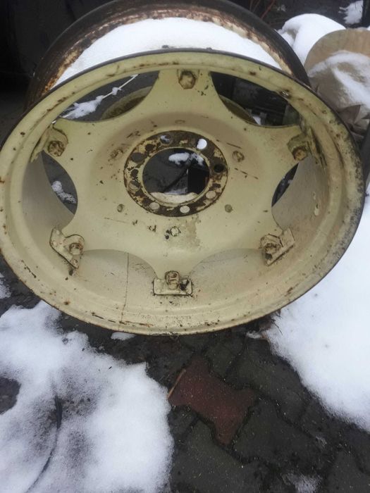 Felgi z obciążnikami Ursus c360  R28 Zetor 5211 Zetor 7211