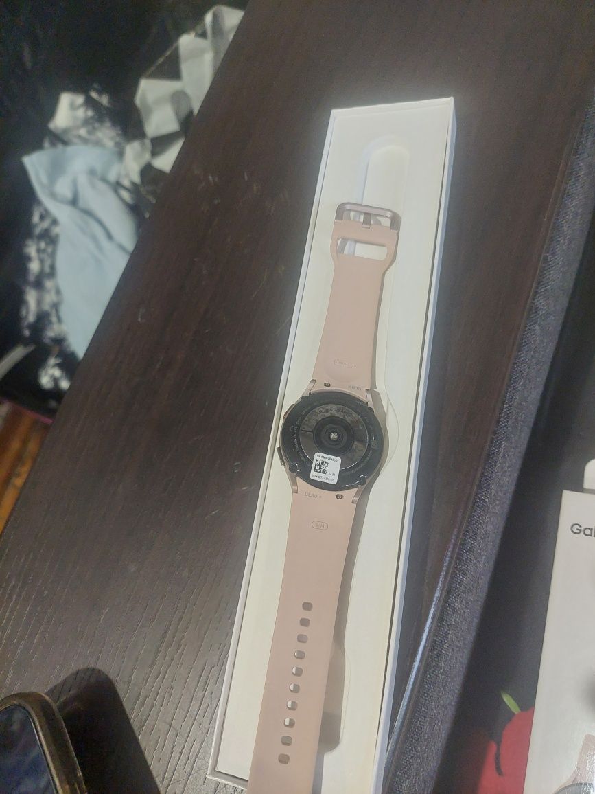 Продам Galaxy Watch 4
