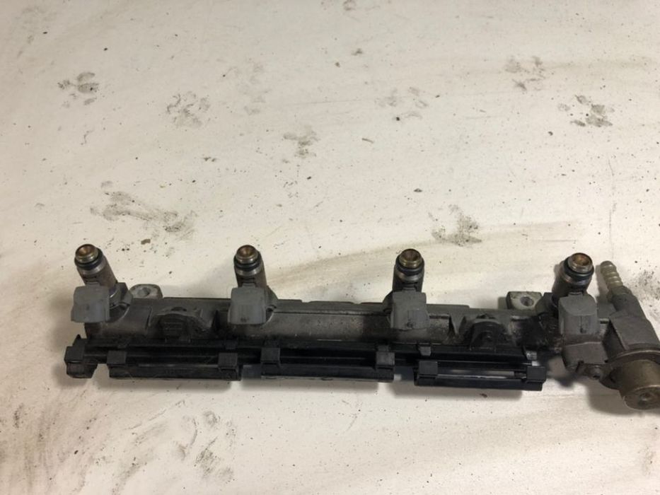 VW GOLF IV SEAT LEON 1.6 LISTWA WTRYSKOWA WTRYSKI 036031T