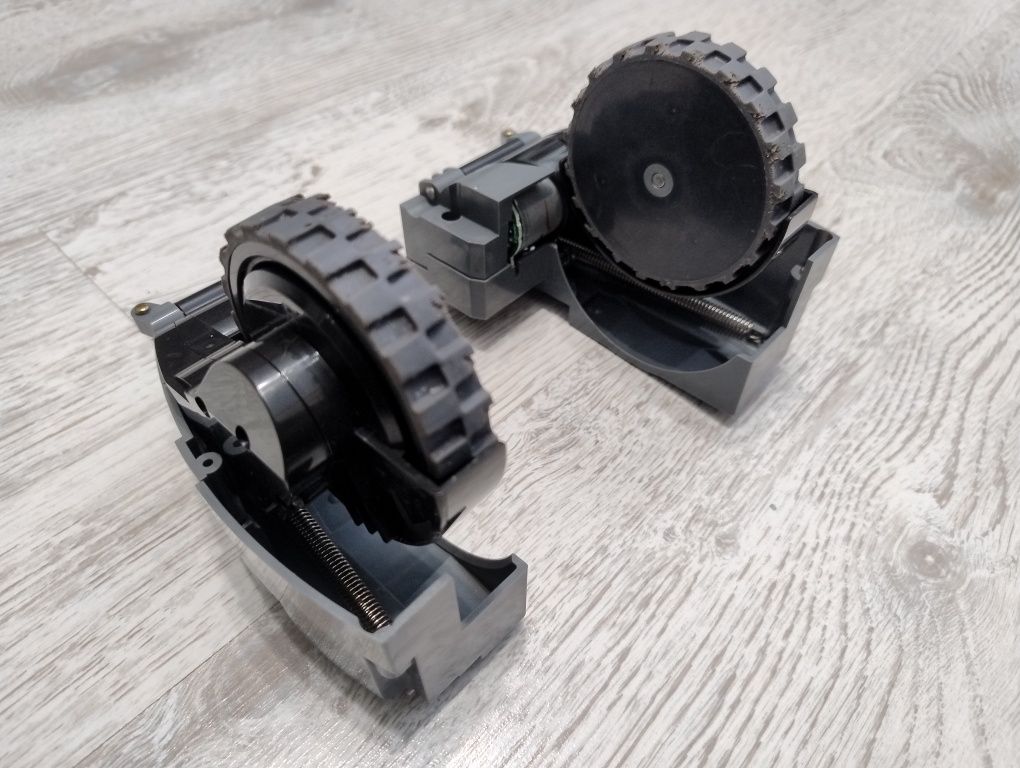 Moduł koła lewego ,L` + Moduł koła prawego ,R` Irobot Roomba 616