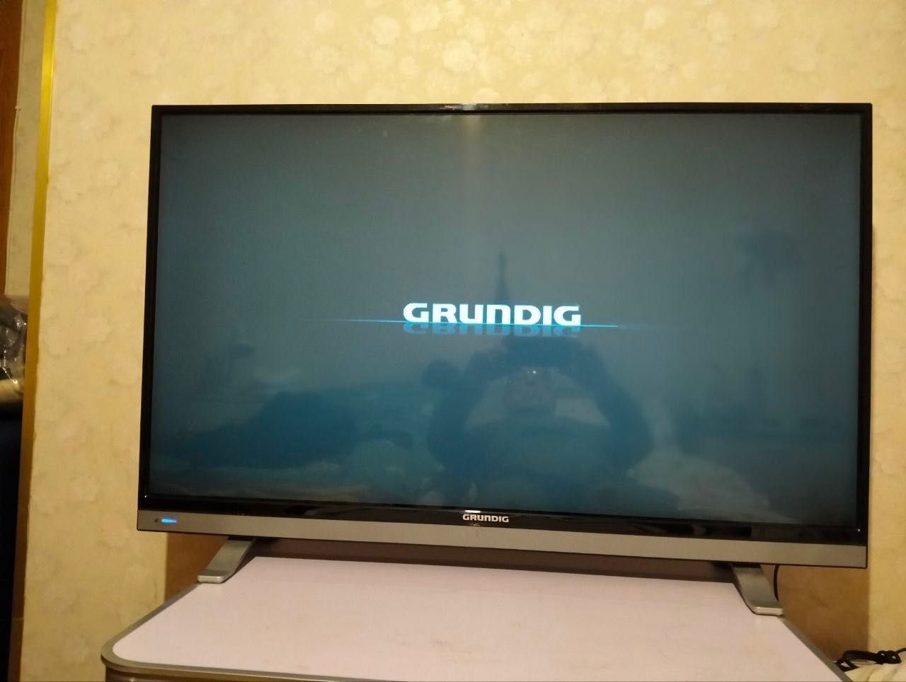 Телевізор Grundig 42 VLE 8520BL Без проблем! Smart tv, wi-fi