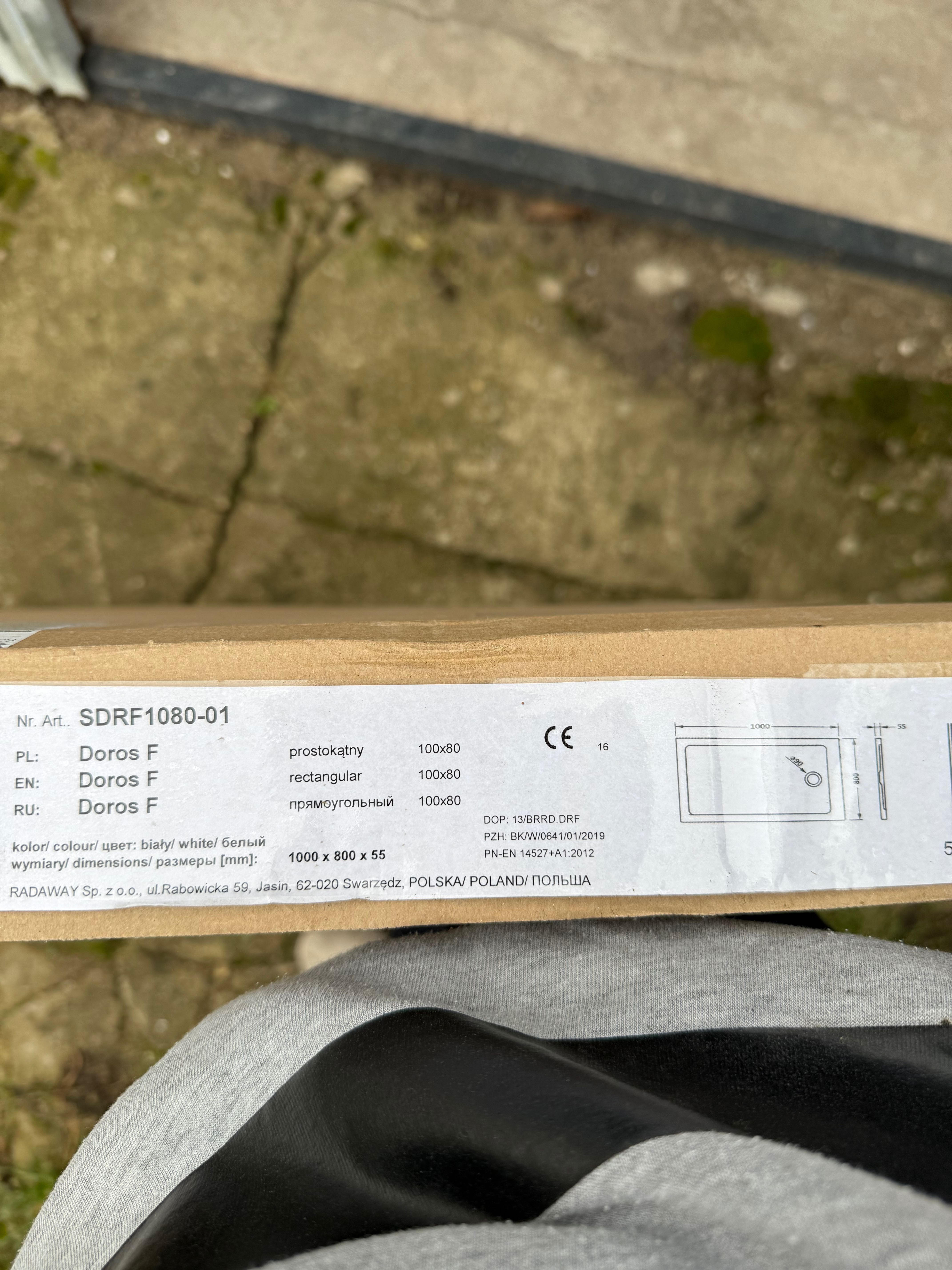 Nowy brodzik Radaway Doros F 100x80cm