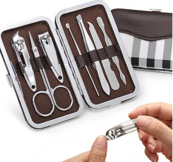 Zestaw do paznokci - przybornik do manicure w etui 7 elementów.