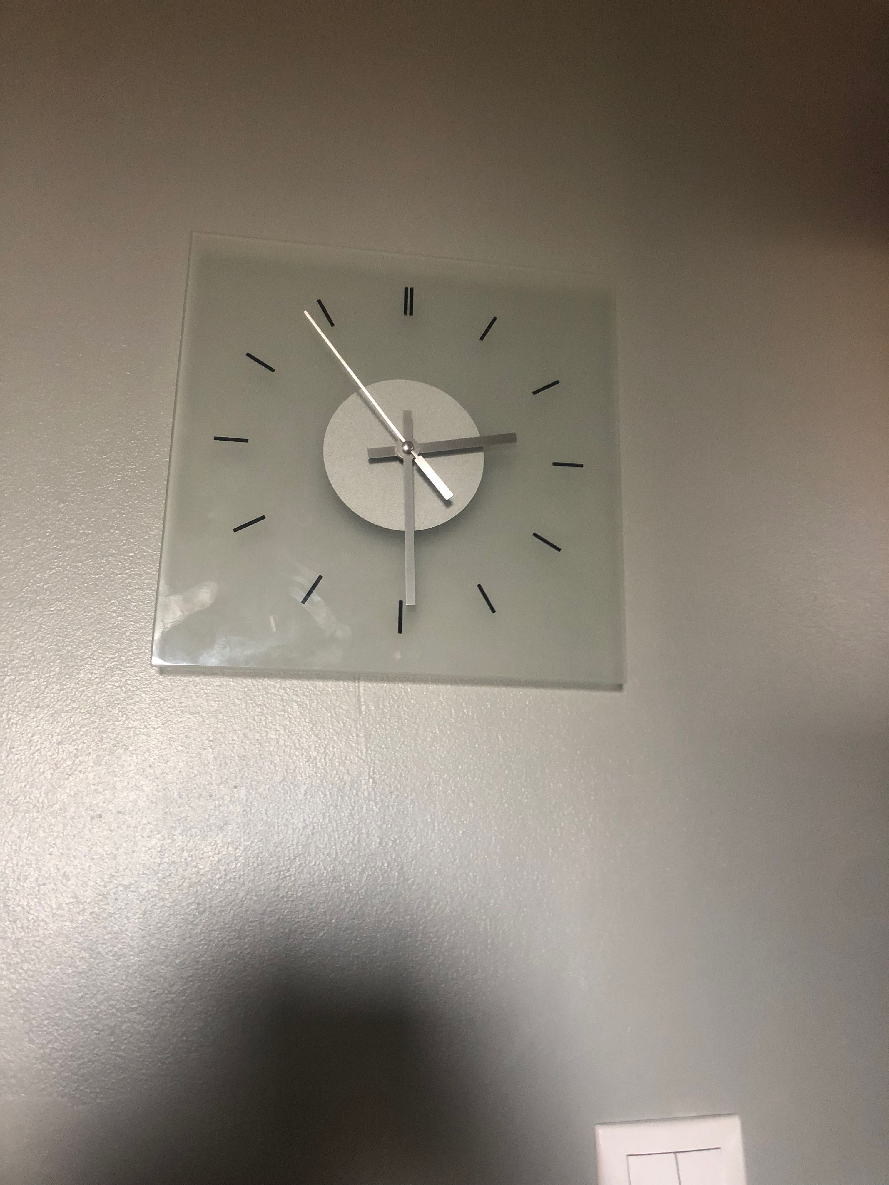 Sprzedam szklany zegar z Ikeii