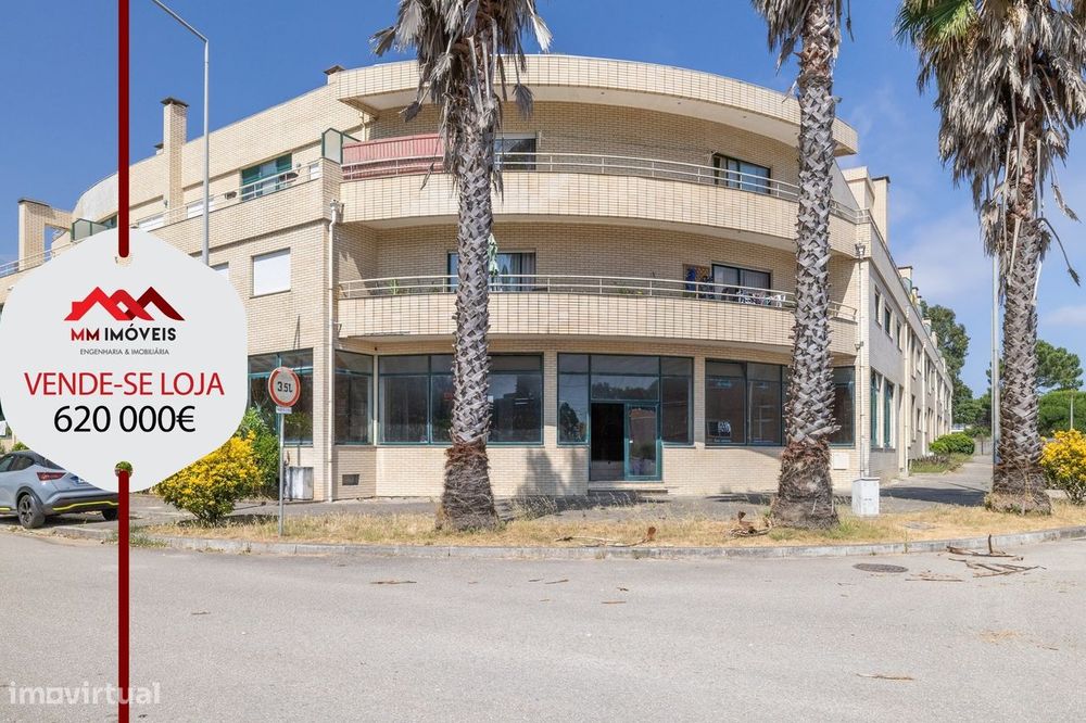 Espaço comercial | 3 Frentes | 587m² | Terraço | Box | Praias